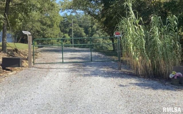 20 Xanders Lane, Golconda, IL 62938