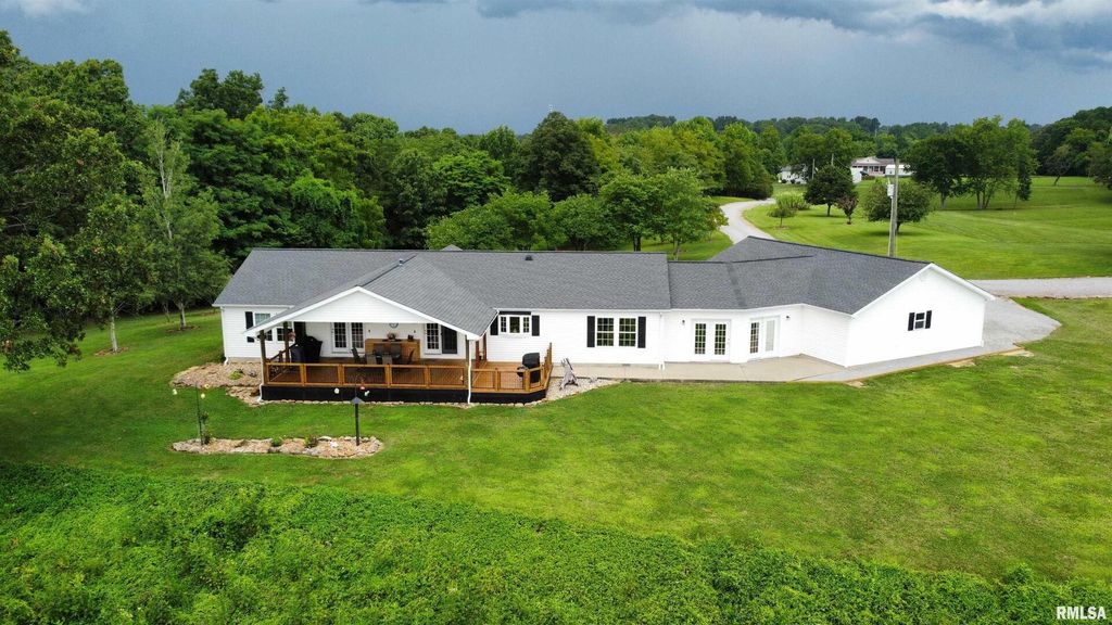 20 Xanders Lane, Golconda, IL 62938