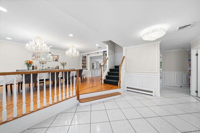 29 Waverly Place, Lawrence, NY 11559