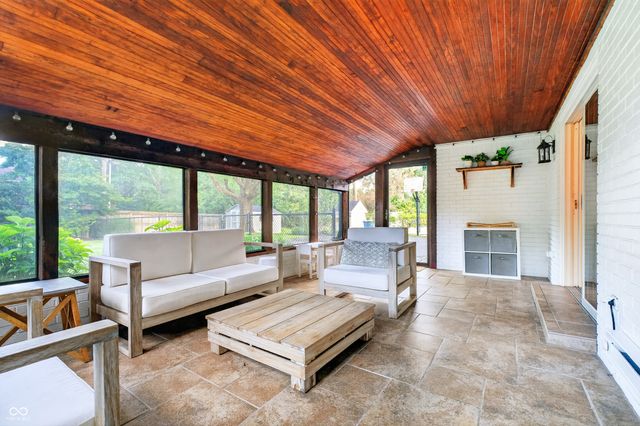 7215 Moorgate Road, Indianapolis, IN 46250