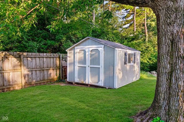7215 Moorgate Road, Indianapolis, IN 46250