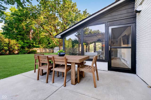 7215 Moorgate Road, Indianapolis, IN 46250