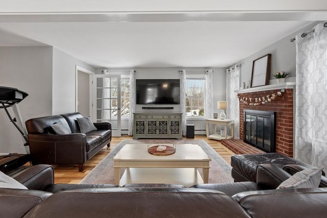 90 Tuttle Rd, Sterling, MA 01564