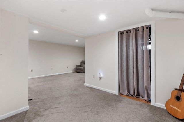 90 Tuttle Rd, Sterling, MA 01564