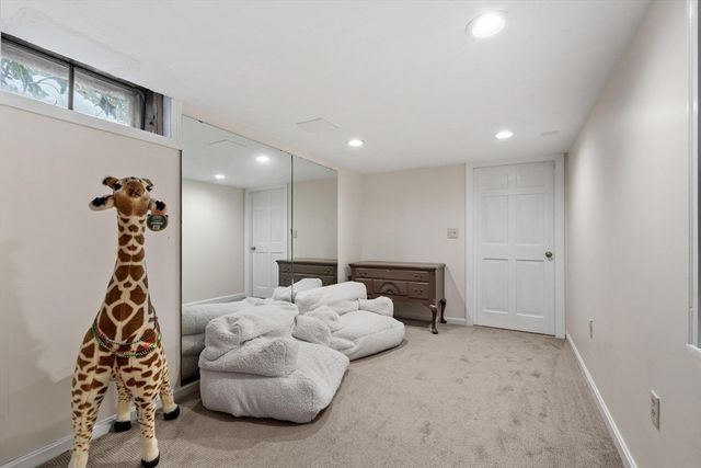 90 Tuttle Rd, Sterling, MA 01564