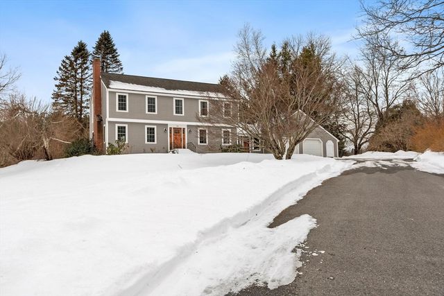 90 Tuttle Rd, Sterling, MA 01564