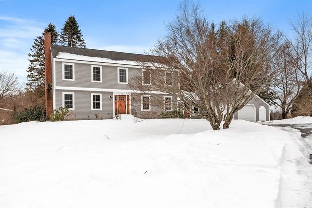 90 Tuttle Rd, Sterling, MA 01564