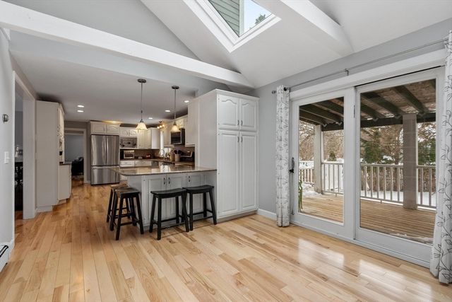 90 Tuttle Rd, Sterling, MA 01564