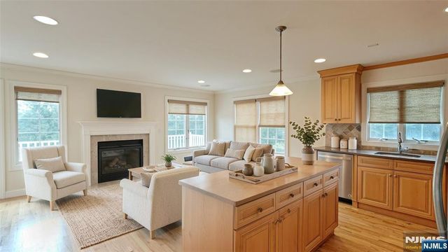 784 Kinderkamack Road 4, River Edge, NJ 07661
