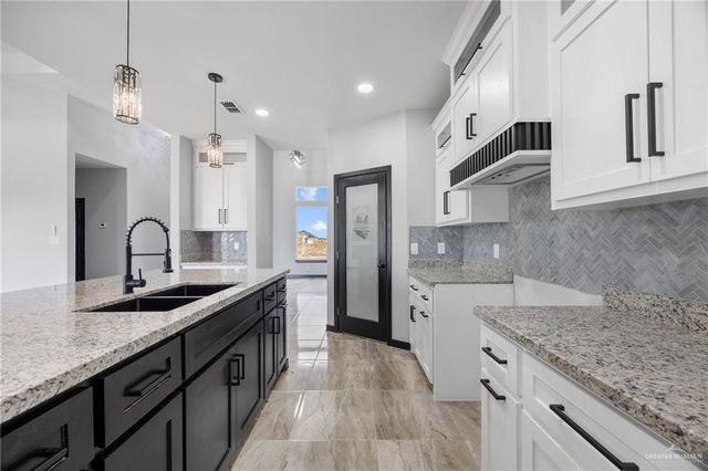 12 James Street, Rio Grande City, TX 78582