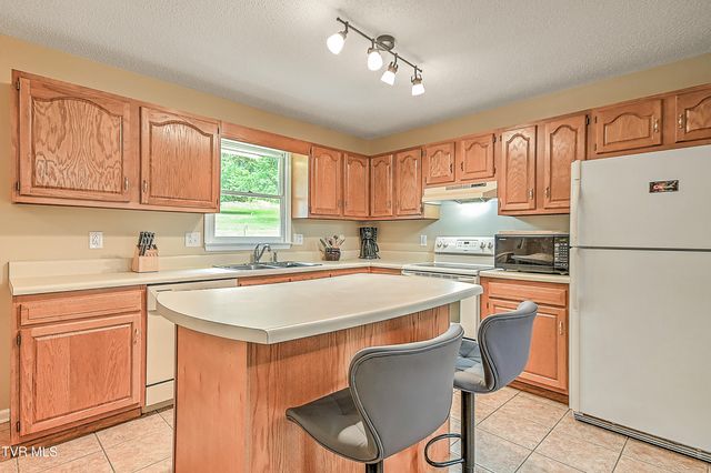 936 Diane Avenue, Erwin, TN 37650