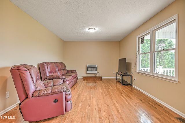 936 Diane Avenue, Erwin, TN 37650