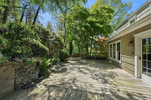21 Northwood Circle, Halesite, NY 11743