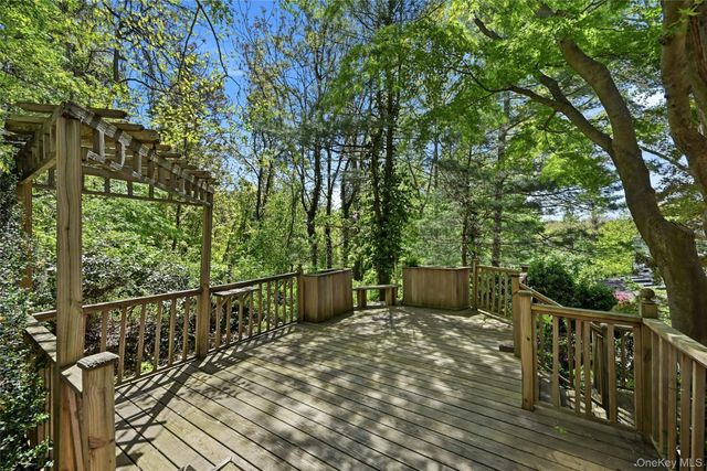 21 Northwood Circle, Halesite, NY 11743