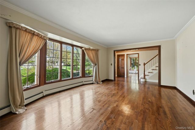 21 Northwood Circle, Halesite, NY 11743