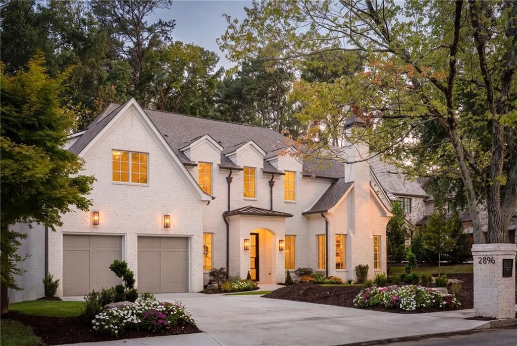 Image 1 of property listing at 2896 Cravenridge Drive NE, Brookhaven, GA 30319