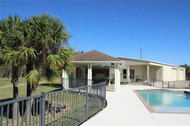 2904 Red Bluff Road, Seabrook, TX 77586