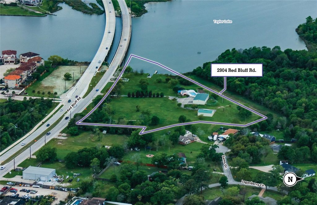 2904 Red Bluff Road, Seabrook, TX 77586