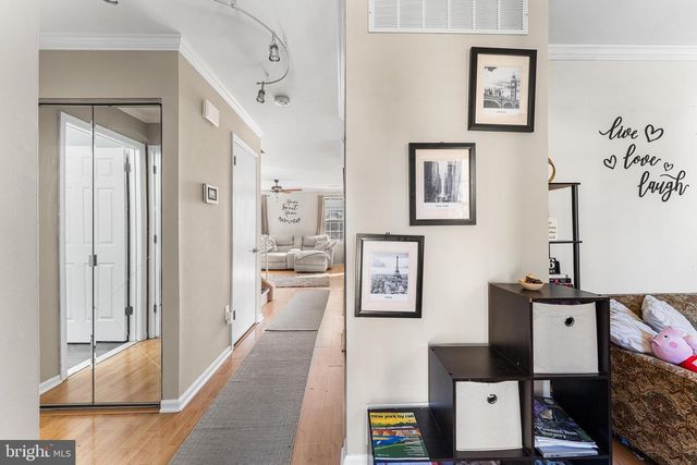 12 RIVER BANK DR, Roebling, NJ 08554