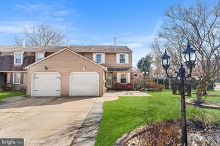 12 RIVER BANK DR, Roebling, NJ 08554