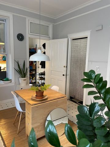 1222 N Campbell Avenue 1F, Chicago, IL 60622