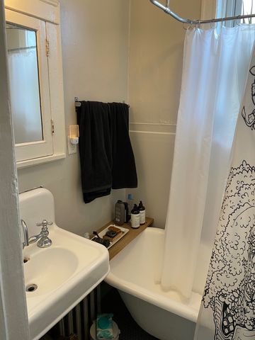 1222 N Campbell Avenue 1F, Chicago, IL 60622