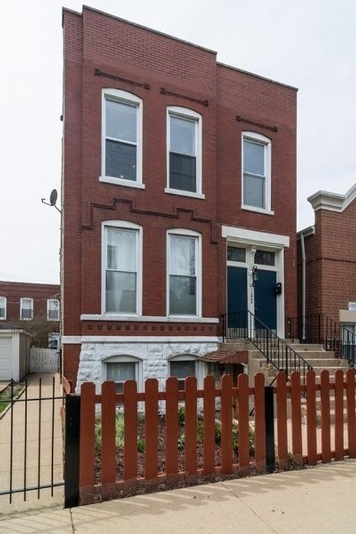 1222 N Campbell Avenue 1F, Chicago, IL 60622