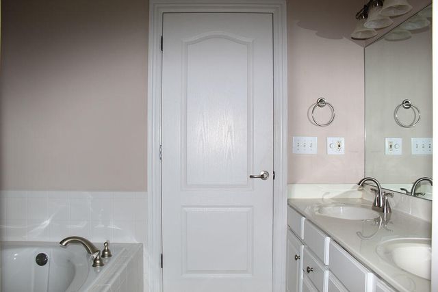 925 Village Green Avenue, Lexington, KY 40509