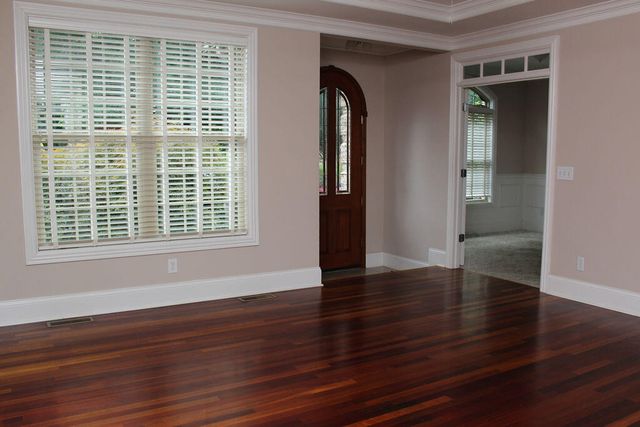 925 Village Green Avenue, Lexington, KY 40509