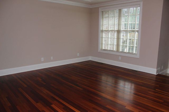 925 Village Green Avenue, Lexington, KY 40509