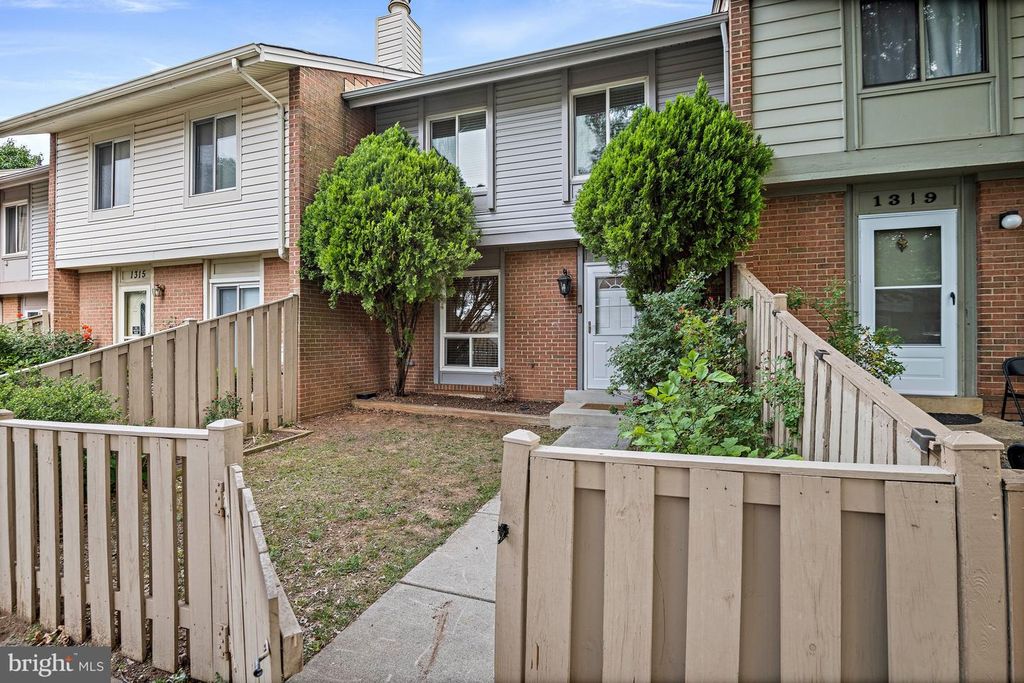 1317 SPRINGTIDE PL, Herndon, VA 20170