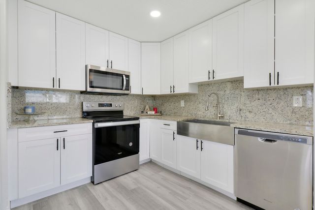 9291 Bloomfield Drive, Palm Beach Gardens, FL 33410