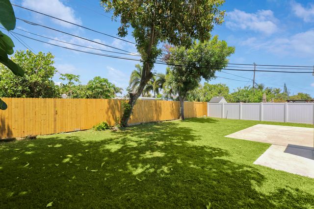 9291 Bloomfield Drive, Palm Beach Gardens, FL 33410