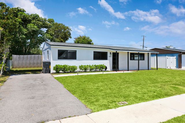 9291 Bloomfield Drive, Palm Beach Gardens, FL 33410