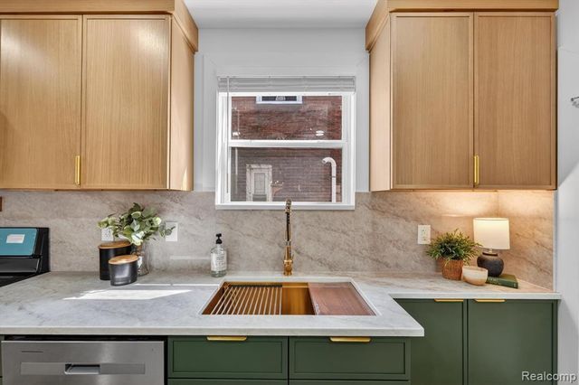 18468 Ilene Street, Detroit, MI 48221