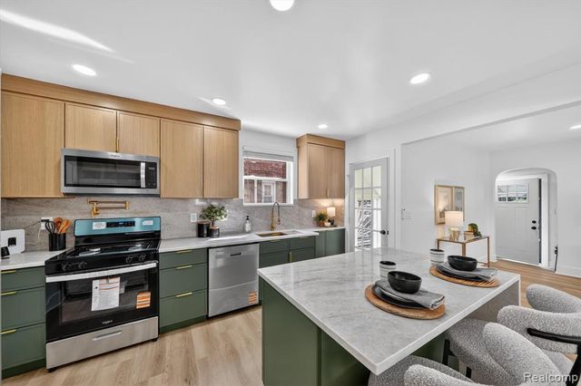 18468 Ilene Street, Detroit, MI 48221