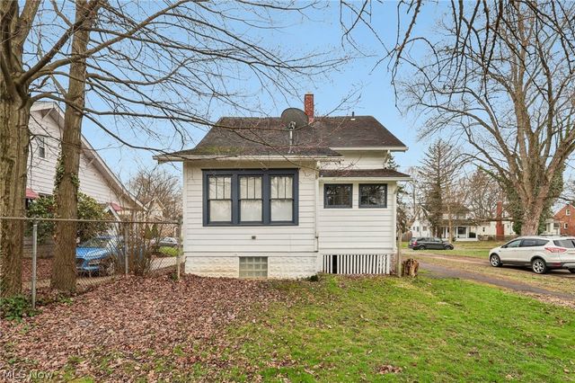 162 Erskine Avenue, Youngstown, OH 44512