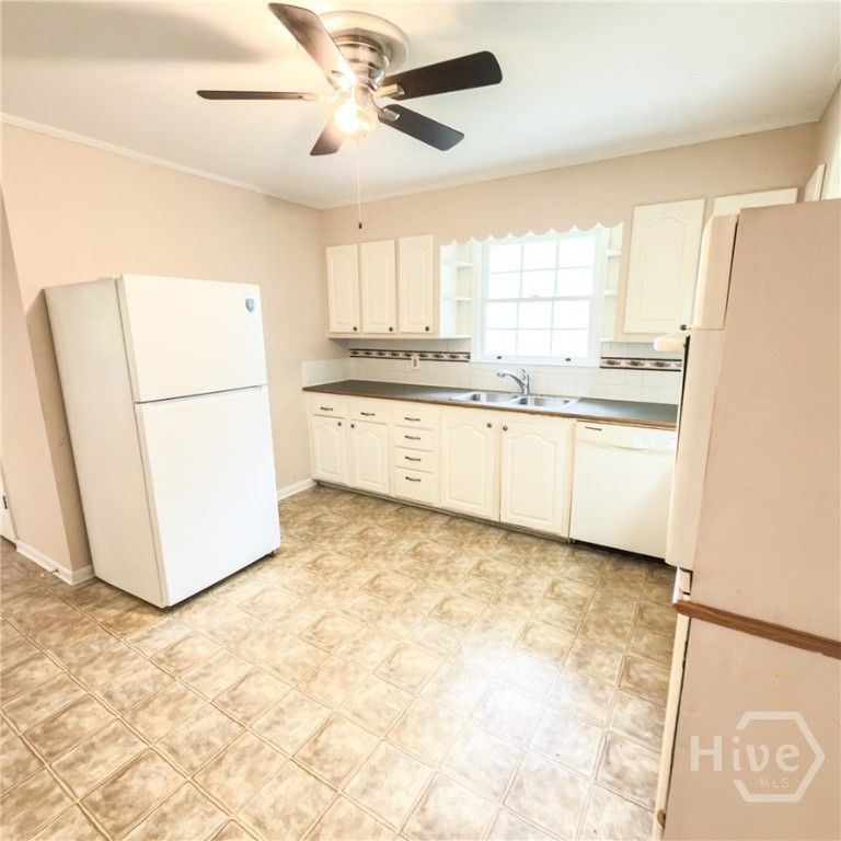 Image 9 of property listing at 203 Springfield Avenue, Guyton, GA 31312