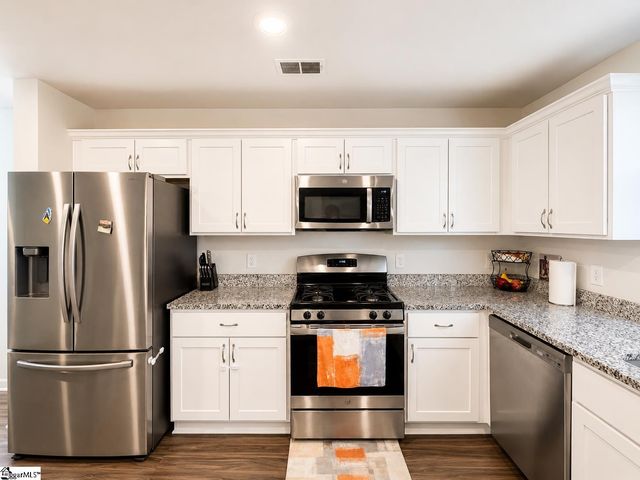104 W Compass Way, Easley, SC 29640