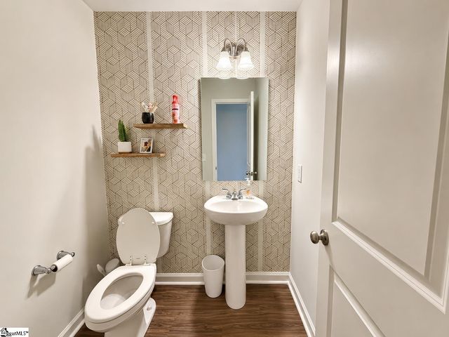 104 W Compass Way, Easley, SC 29640