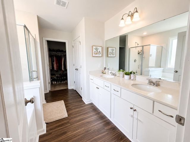 104 W Compass Way, Easley, SC 29640