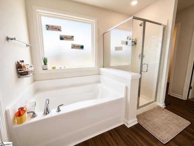 104 W Compass Way, Easley, SC 29640