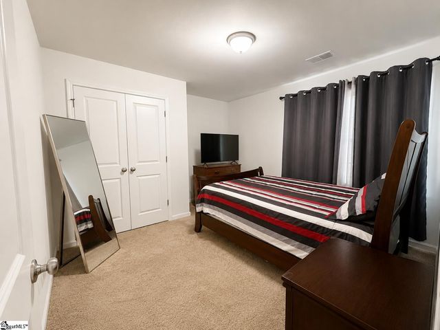 104 W Compass Way, Easley, SC 29640