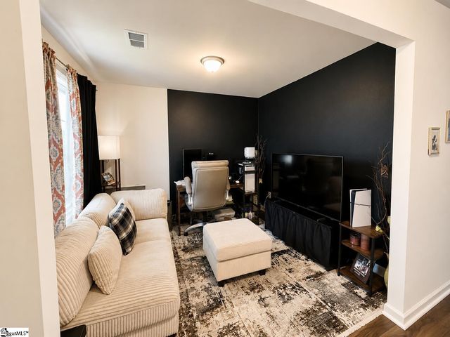 104 W Compass Way, Easley, SC 29640