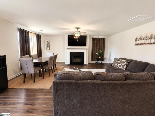 104 W Compass Way, Easley, SC 29640