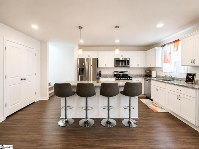 104 W Compass Way, Easley, SC 29640
