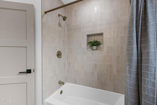 2176 Las Lunas Street, Pasadena, CA 91107