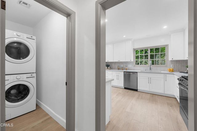 2176 Las Lunas Street, Pasadena, CA 91107