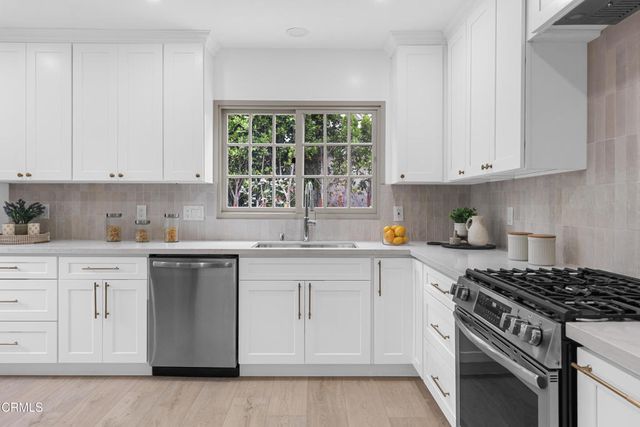 2176 Las Lunas Street, Pasadena, CA 91107