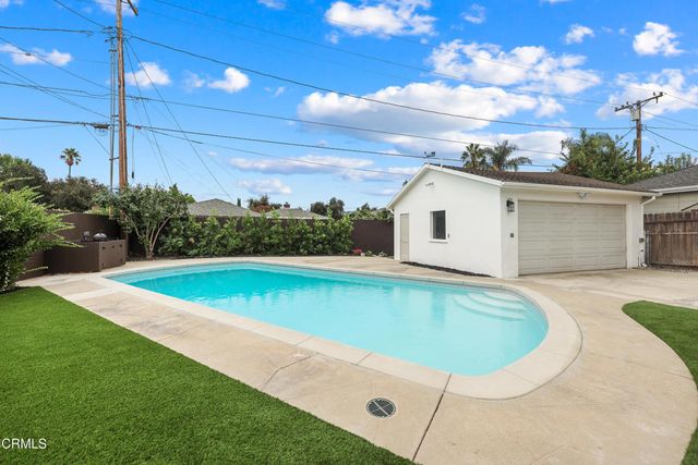 2176 Las Lunas Street, Pasadena, CA 91107